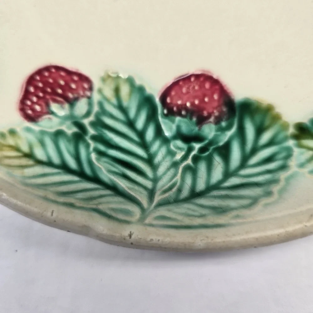 Antique Majolica Strawberry 8